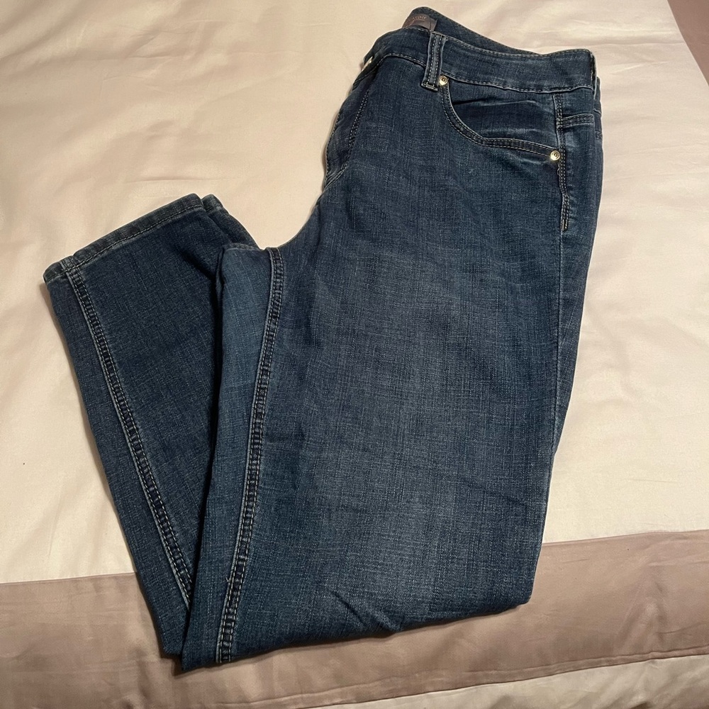 Melissa McCarthy straight leg jeans